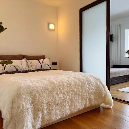 Cr Urban Decebal Center * 布加勒斯特