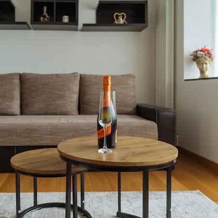 Cr Urban Decebal Center * Bukarest