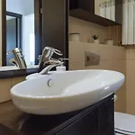 Cr Urban Decebal Center * Бухарест